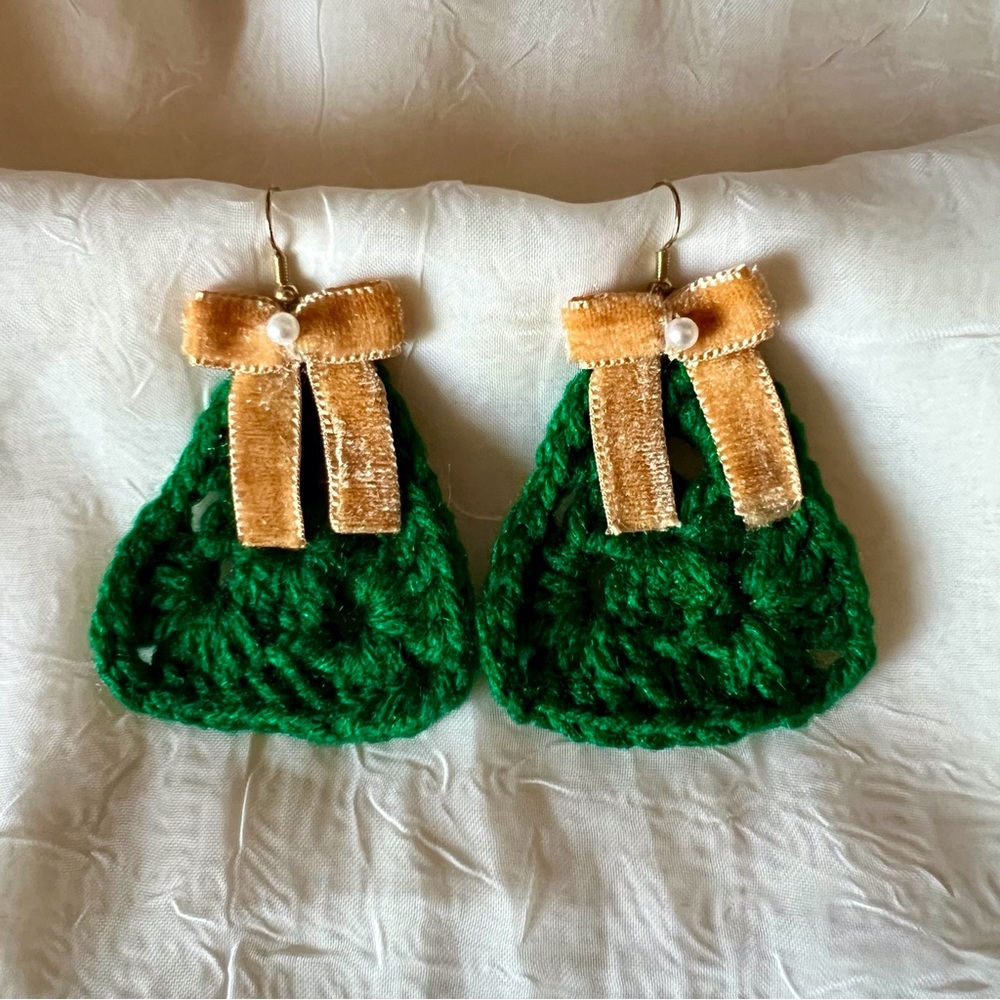 Christmas Tree Dangle Earrings | Crochet Jewelry | Gold-plated Fishhook Wires